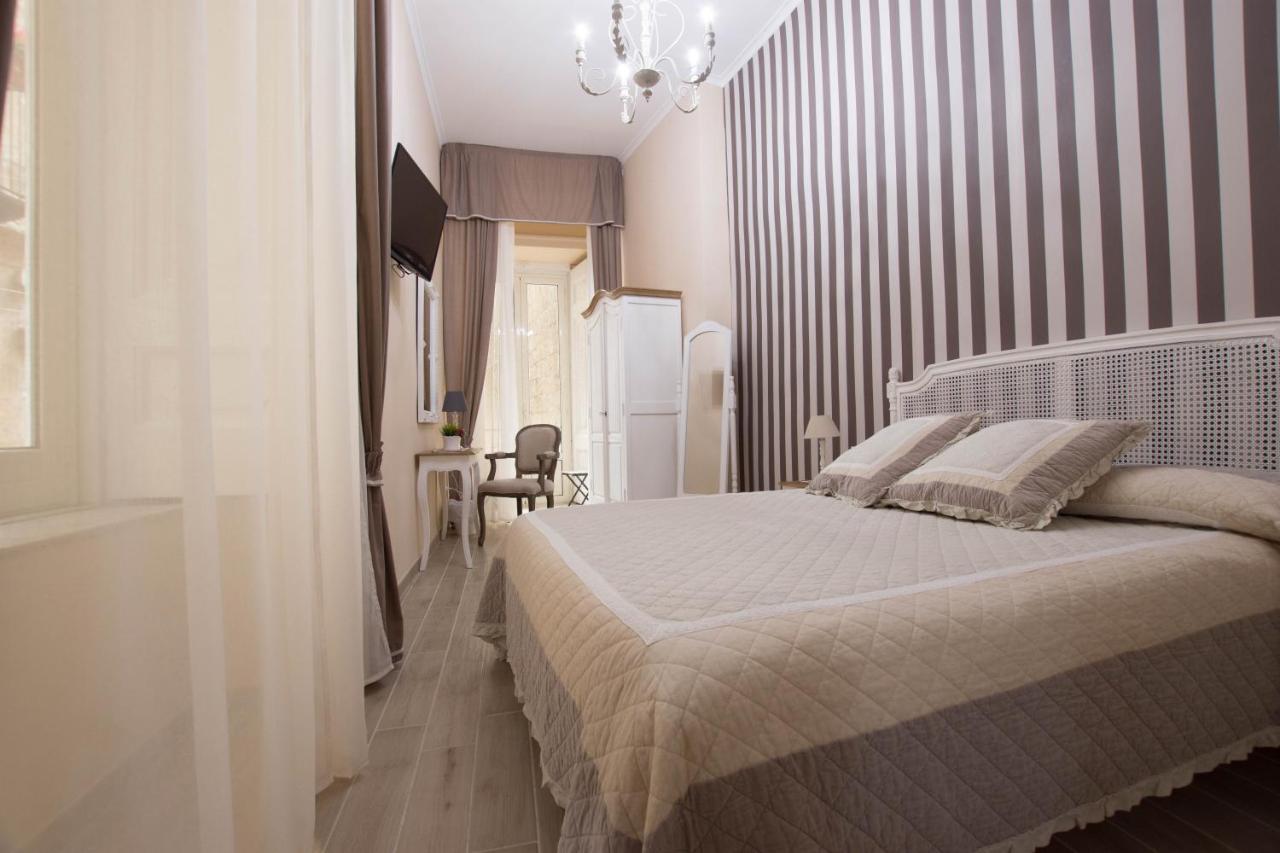 Rooms In San Domenico Maggiore 3 Νάπολη Εξωτερικό φωτογραφία